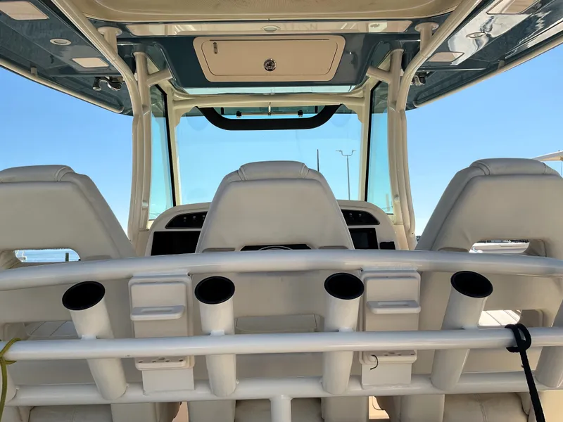 Slide: The Image of Grady-White 336 CANYON 2021 - 9