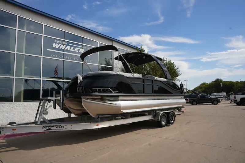 Slide: The Image of Harris Grand Mariner 230 2026 - 1