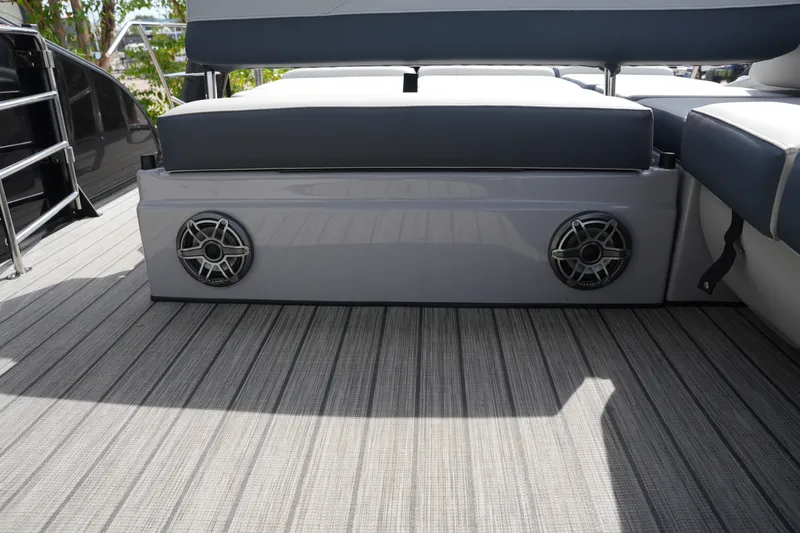 Slide: The Image of Harris Grand Mariner 230 2026 - 19