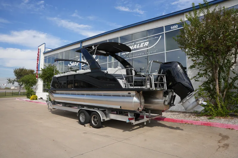 Slide: The Image of Harris Grand Mariner 230 2026 - 2