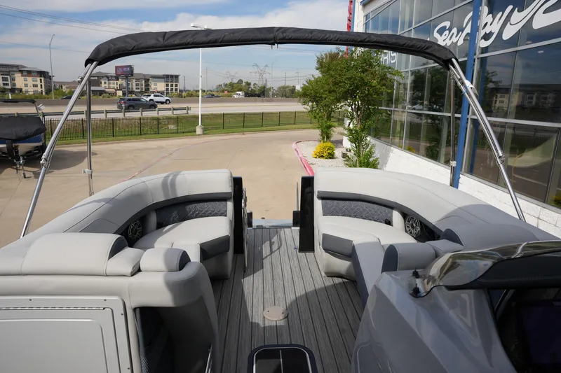 Slide: The Image of Harris Grand Mariner 230 2026 - 31