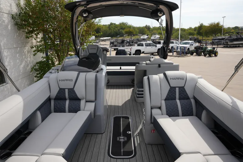 Slide: The Image of Harris Grand Mariner 230 2026 - 35