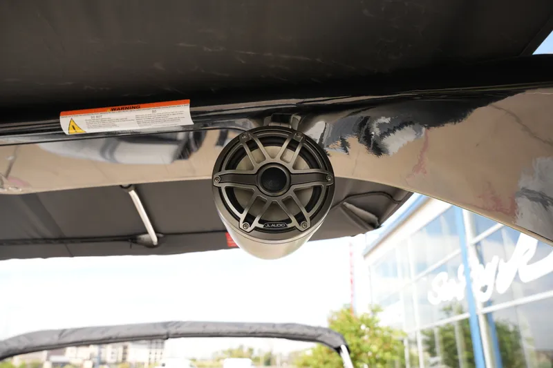 Slide: The Image of Harris Grand Mariner 230 2026 - 36