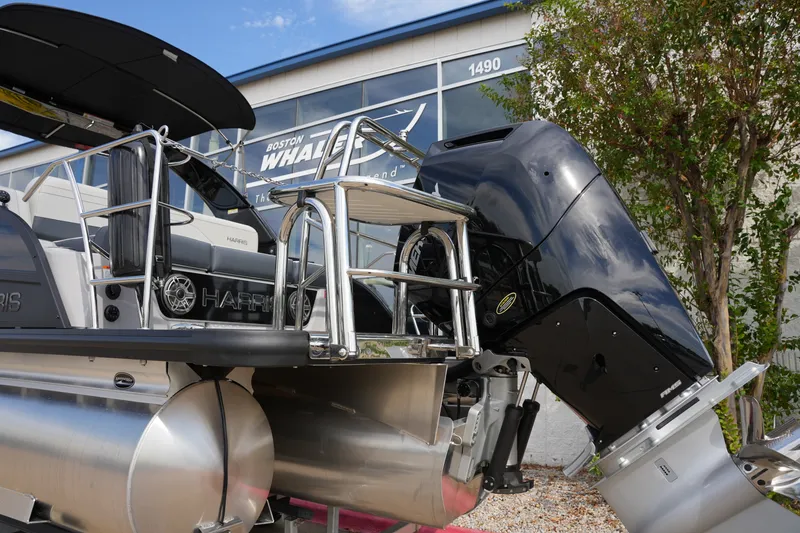 Slide: The Image of Harris Grand Mariner 230 2026 - 4