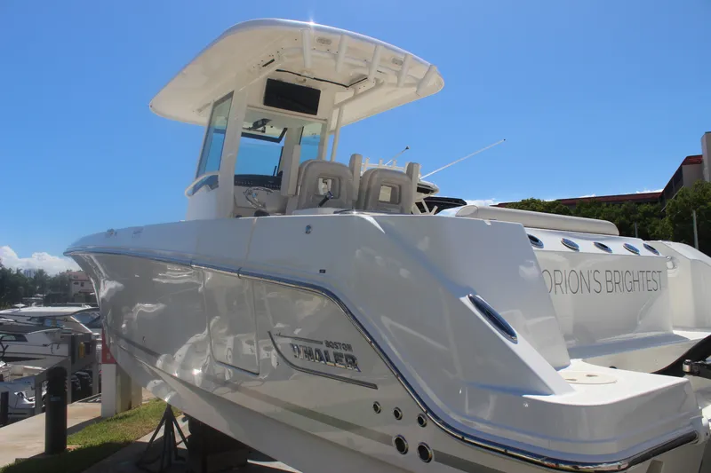 Slide: The Image of Boston Whaler 280 OUTRAGE 2023 - 4