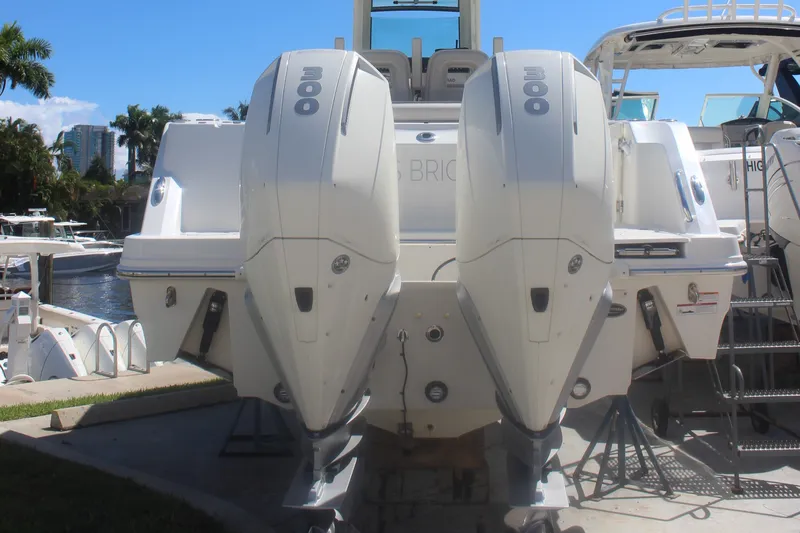 Slide: The Image of Boston Whaler 280 OUTRAGE 2023 - 5