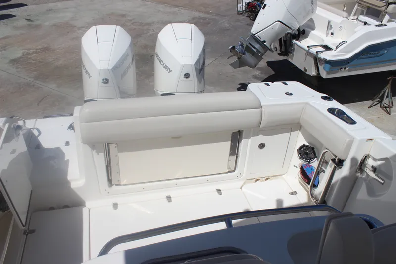 Slide: The Image of Boston Whaler 280 OUTRAGE 2023 - 7