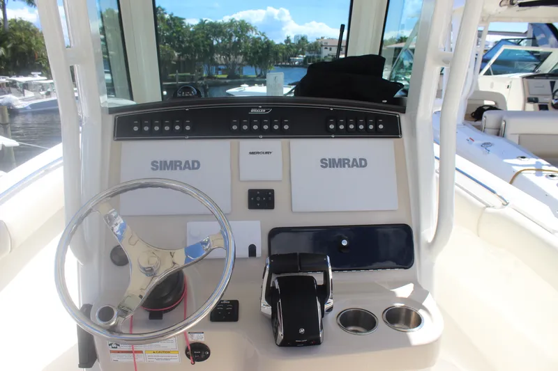 Slide: The Image of Boston Whaler 280 OUTRAGE 2023 - 9