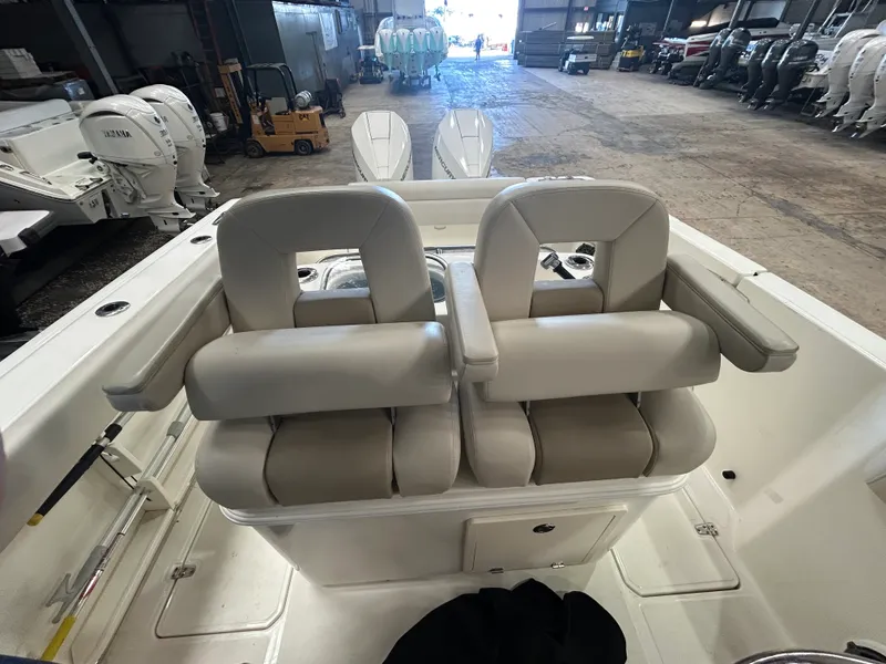 Slide: The Image of Boston Whaler 280 2024 - 17