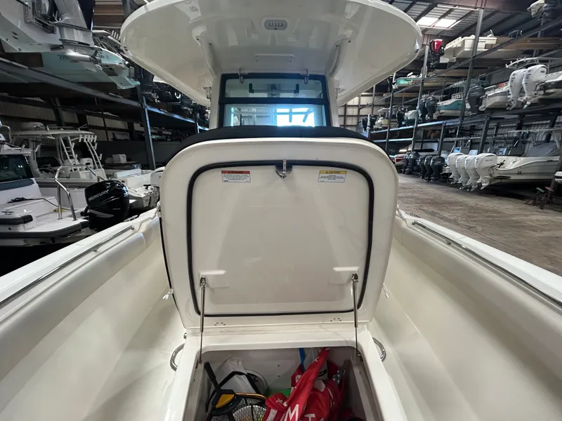 Slide: The Image of Boston Whaler 280 2024 - 20