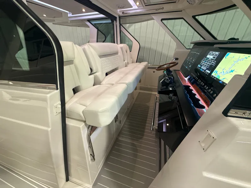 Slide: The Image of Tiara 48 LS 2024 - 35