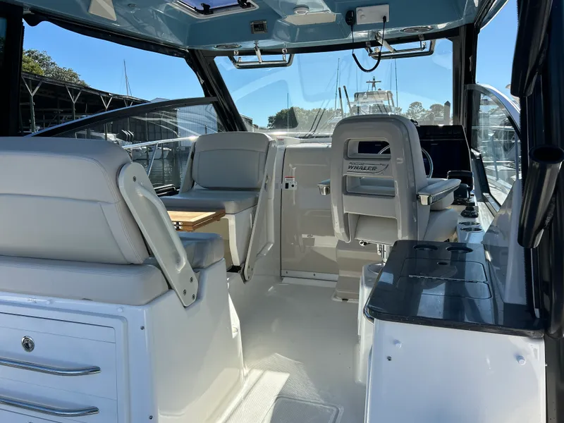 Slide: The Image of Boston Whaler 325 Conquest 2026 - 10