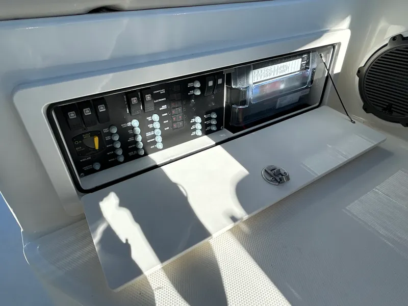 Slide: The Image of Boston Whaler 325 Conquest 2026 - 13