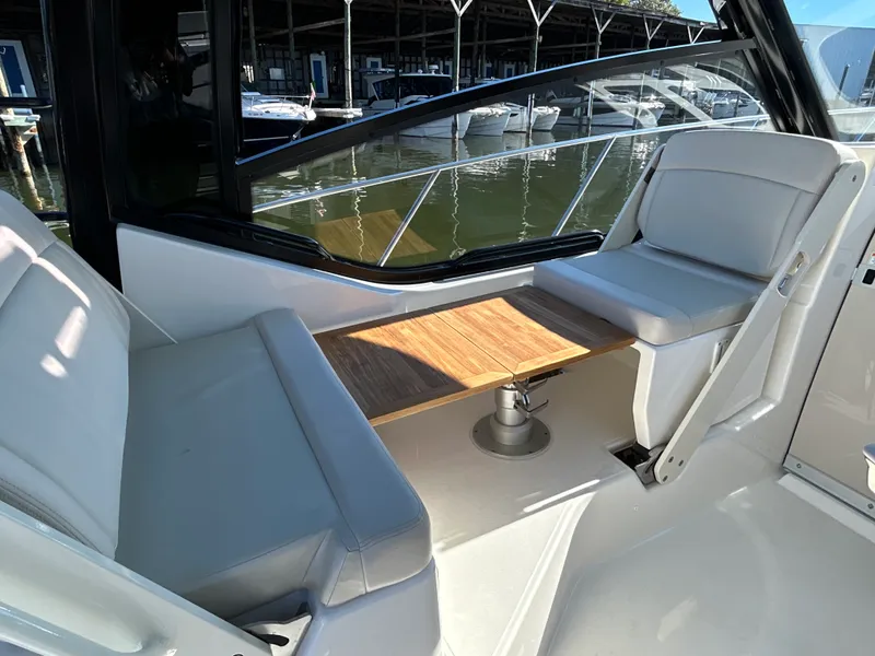 Slide: The Image of Boston Whaler 325 Conquest 2026 - 14