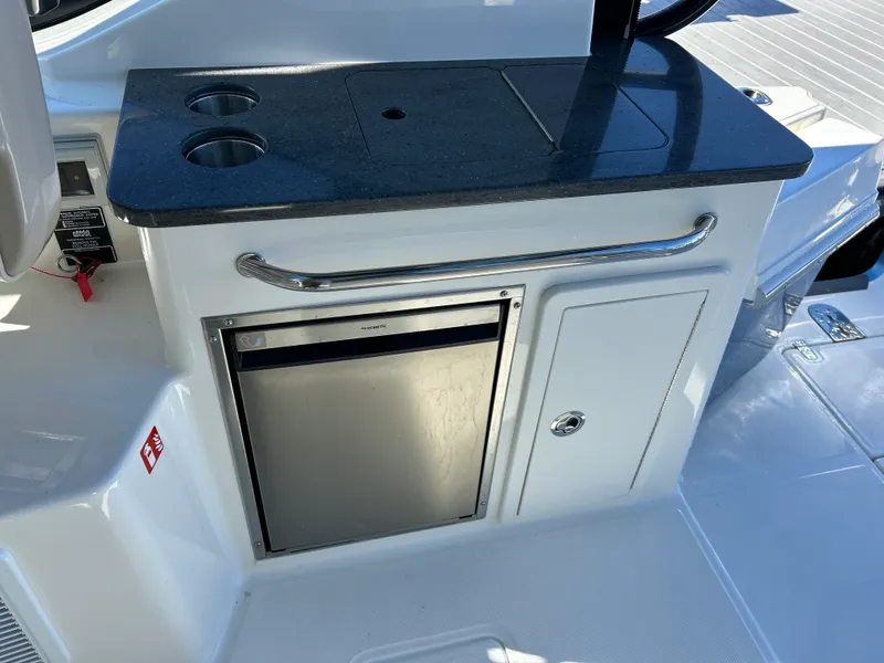 Slide: The Image of Boston Whaler 325 Conquest 2026 - 15