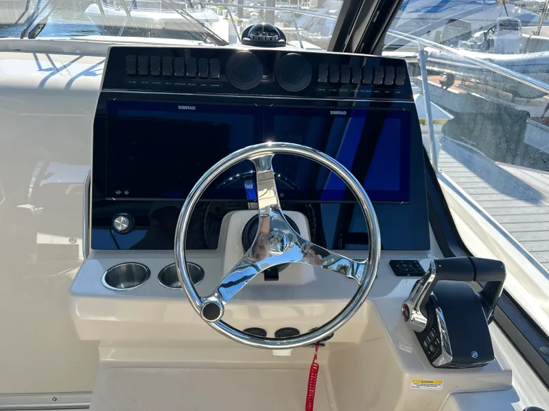 Slide: The Image of Boston Whaler 325 Conquest 2026 - 19
