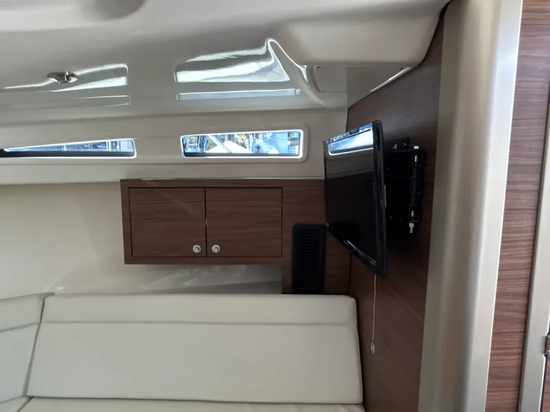 Slide: The Image of Boston Whaler 325 Conquest 2026 - 29