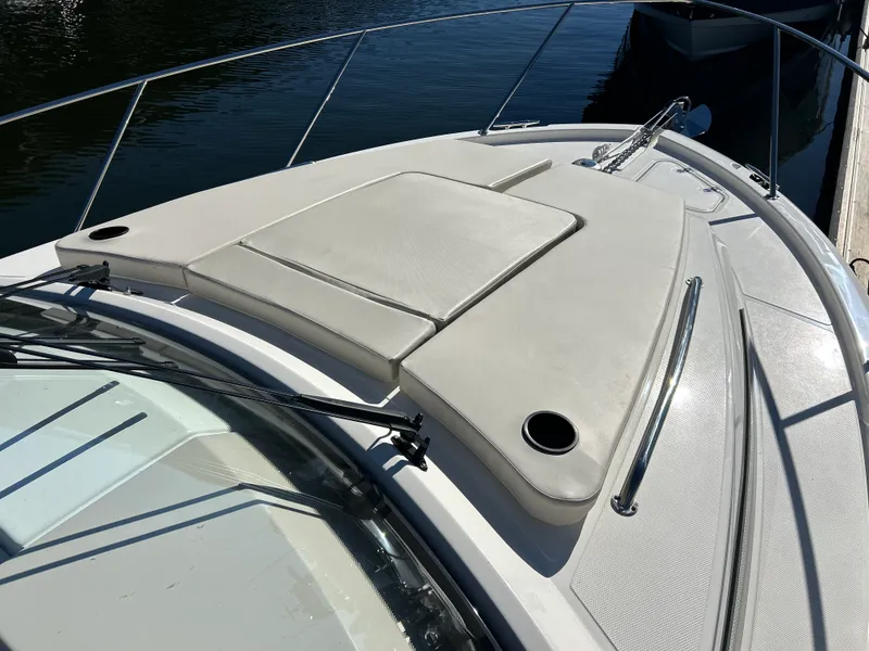 Slide: The Image of Boston Whaler 325 Conquest 2026 - 35
