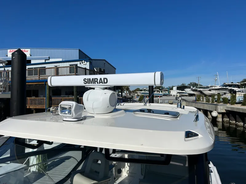 Slide: The Image of Boston Whaler 325 Conquest 2026 - 39