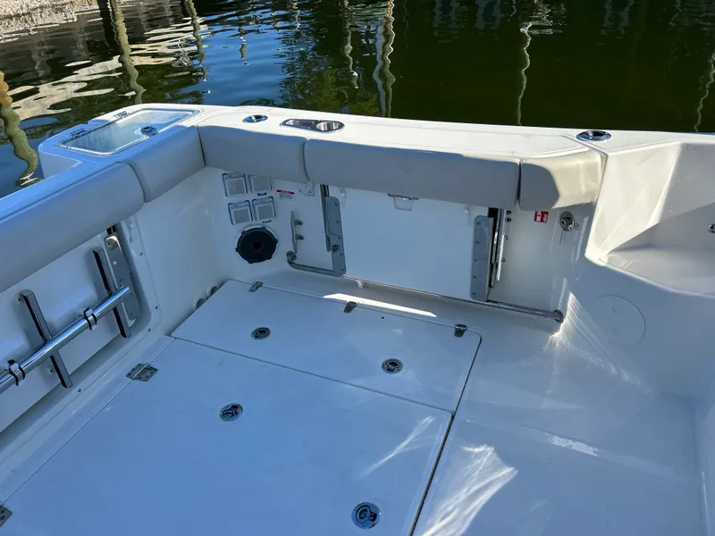 Slide: The Image of Boston Whaler 325 Conquest 2026 - 7