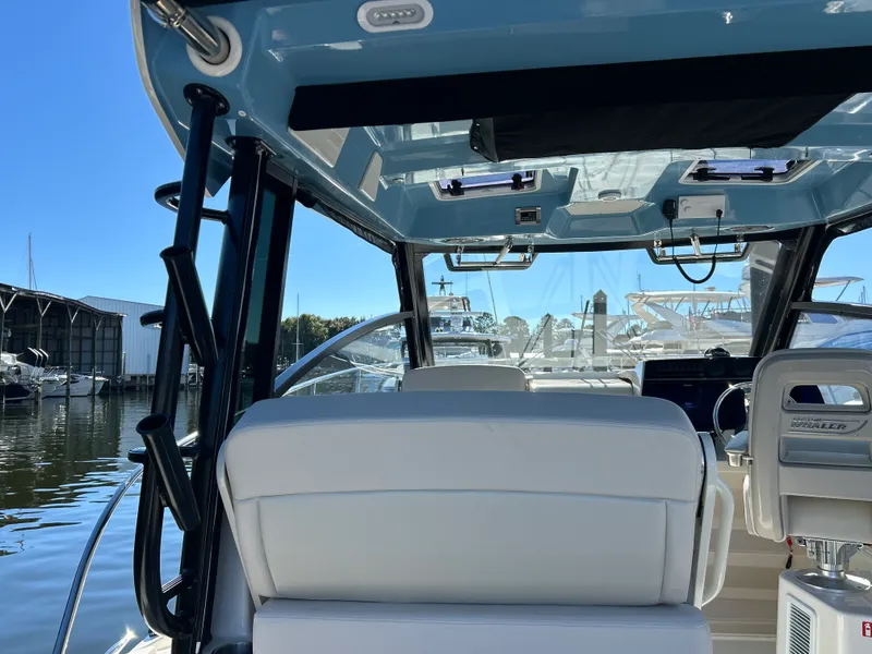 Slide: The Image of Boston Whaler 325 Conquest 2026 - 9