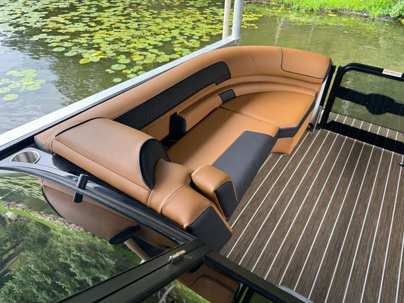 Slide: The Image of Premier 250 SOLARIS SPORT 2025 - 4