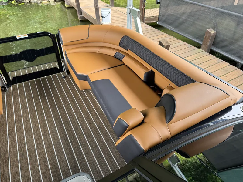 Slide: The Image of Premier 250 SOLARIS SPORT 2025 - 5