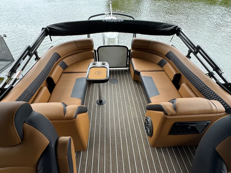 Slide: The Image of Premier 250 SOLARIS SPORT 2025 - 9