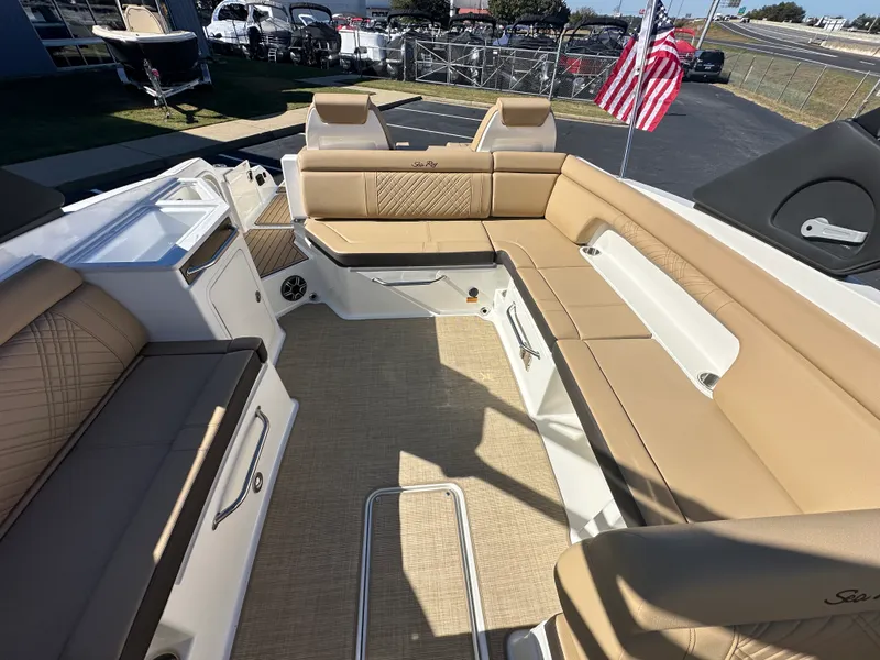 Slide: The Image of Sea Ray SDX 290 2026 - 10