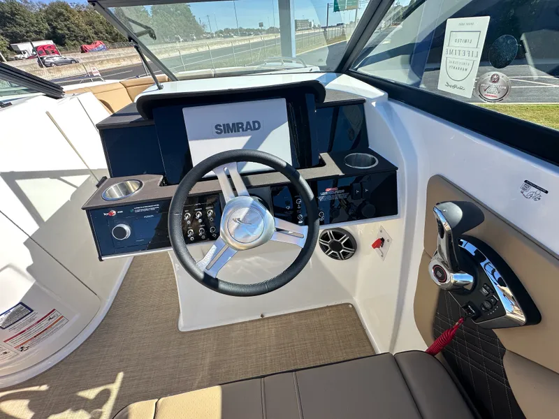 Slide: The Image of Sea Ray SDX 290 2026 - 19