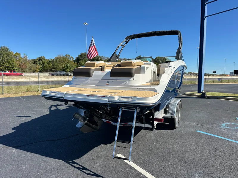 Slide: The Image of Sea Ray SDX 290 2026 - 2