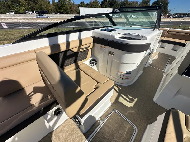 Slide: The Image of Sea Ray SDX 290 2026 - 20