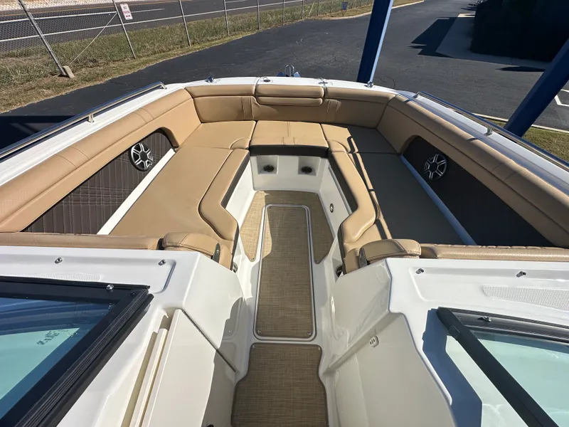 Slide: The Image of Sea Ray SDX 290 2026 - 25