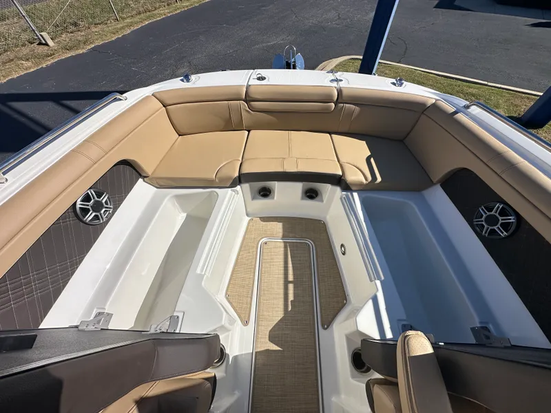 Slide: The Image of Sea Ray SDX 290 2026 - 27