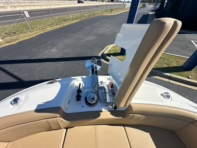 Slide: The Image of Sea Ray SDX 290 2026 - 30