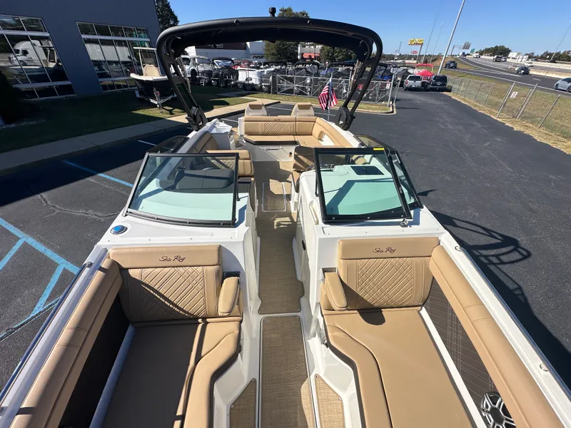 Slide: The Image of Sea Ray SDX 290 2026 - 31