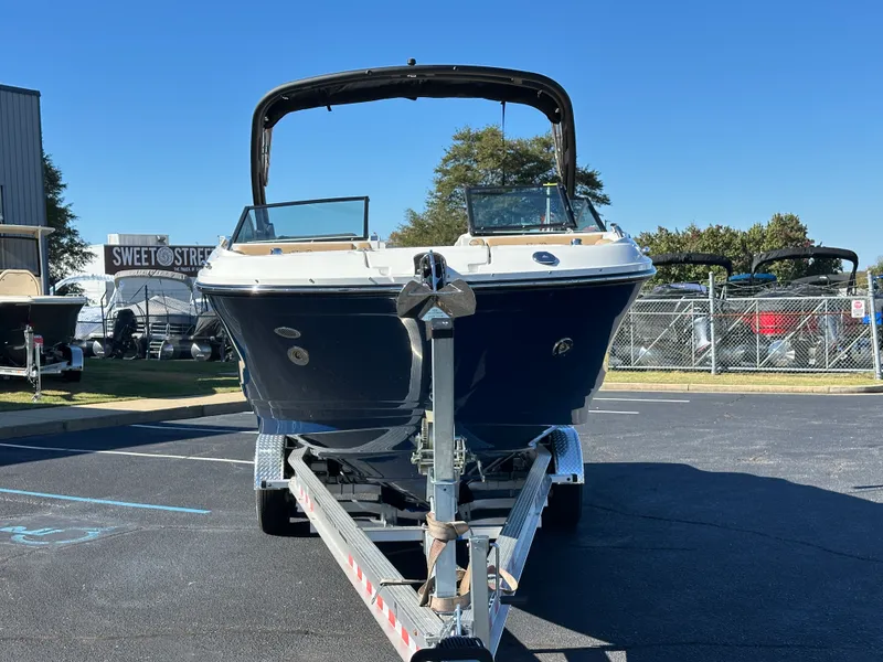 Slide: The Image of Sea Ray SDX 290 2026 - 4