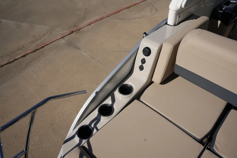 Slide: The Image of Harris 230 Grand Mariner 2026 - 11