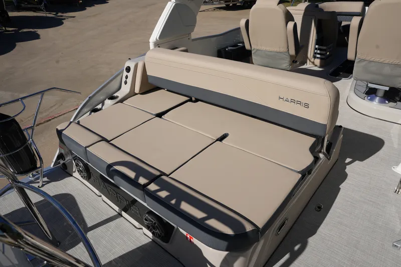 Slide: The Image of Harris 230 Grand Mariner 2026 - 12