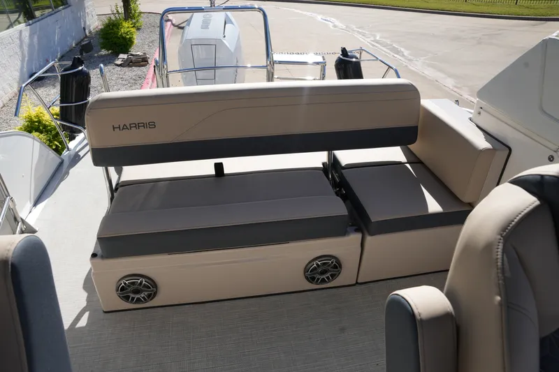 Slide: The Image of Harris 230 Grand Mariner 2026 - 16