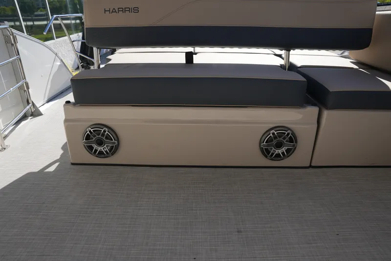 Slide: The Image of Harris 230 Grand Mariner 2026 - 17
