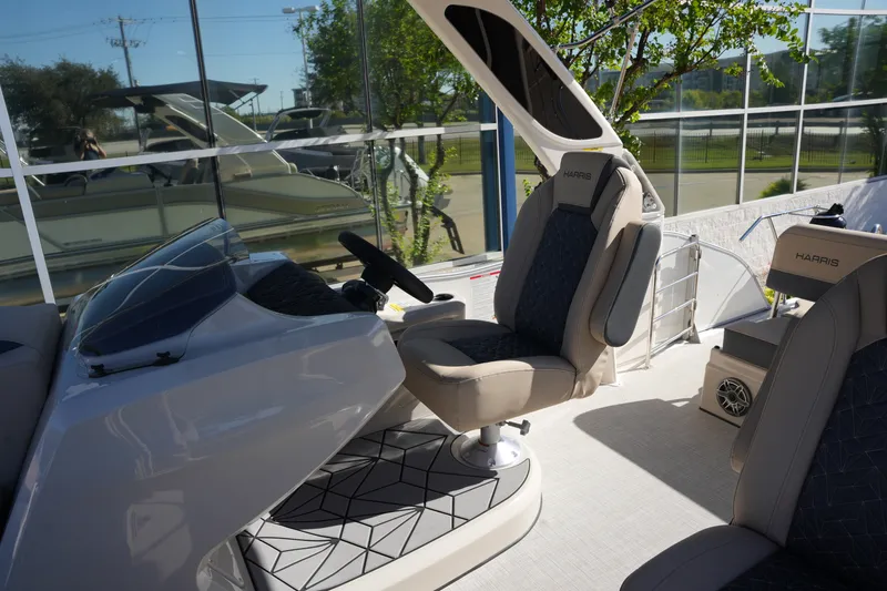 Slide: The Image of Harris 230 Grand Mariner 2026 - 20