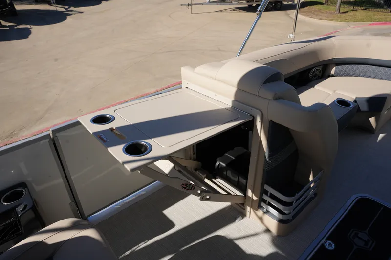 Slide: The Image of Harris 230 Grand Mariner 2026 - 25