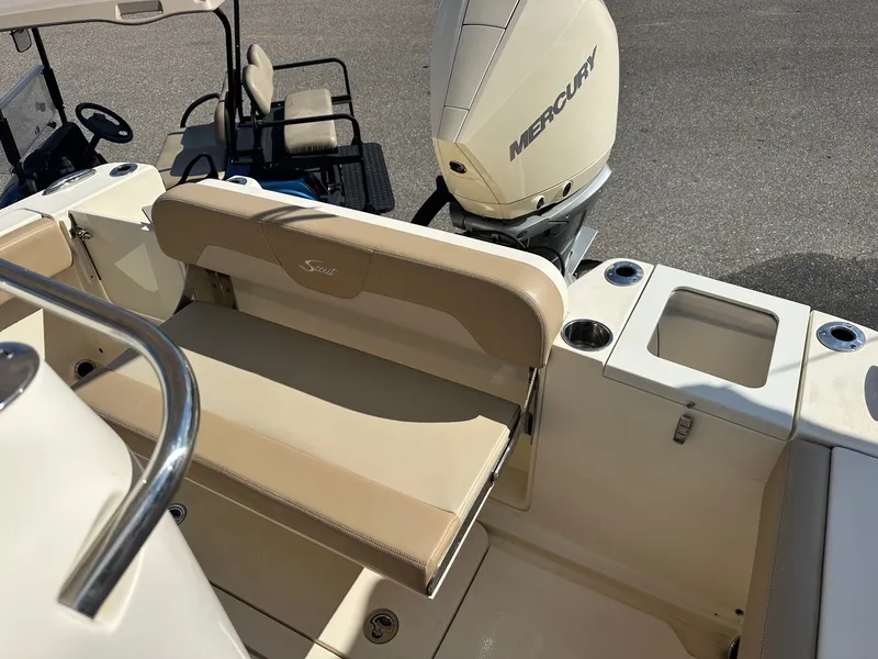 Slide: The Image of Scout 240 XSF 2023 - 14