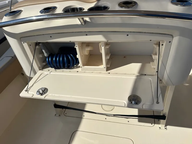 Slide: The Image of Scout 240 XSF 2023 - 17