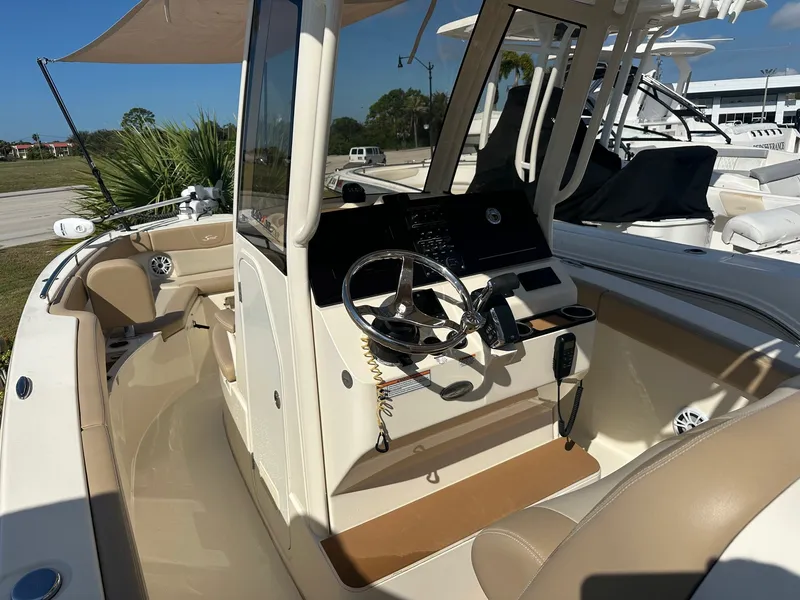 Slide: The Image of Scout 240 XSF 2023 - 20