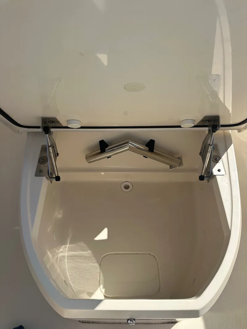 Slide: The Image of Scout 240 XSF 2023 - 33