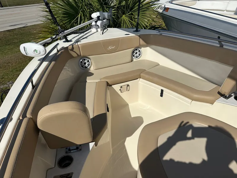 Slide: The Image of Scout 240 XSF 2023 - 34