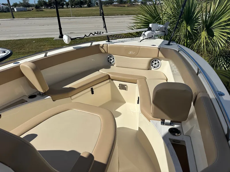 Slide: The Image of Scout 240 XSF 2023 - 35