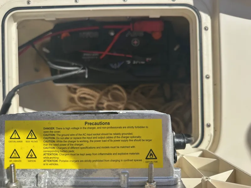 Slide: The Image of Scout 240 XSF 2023 - 37